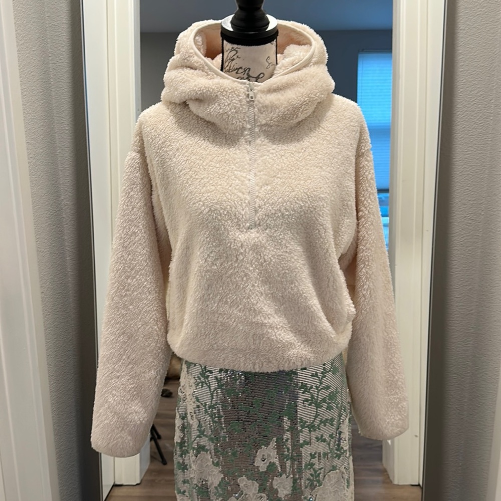 Aritzia Sunday Best Sherpa Pullover New!